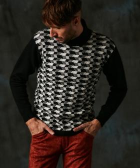 【WEB限定】幾何学柄モックネックニット