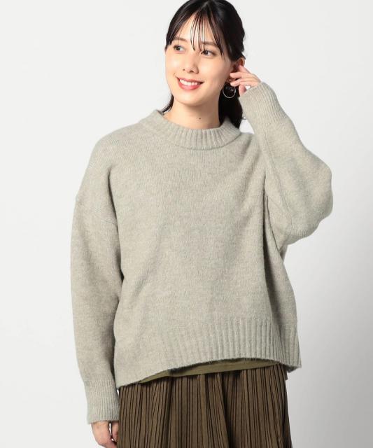 ショートクルーネックニット