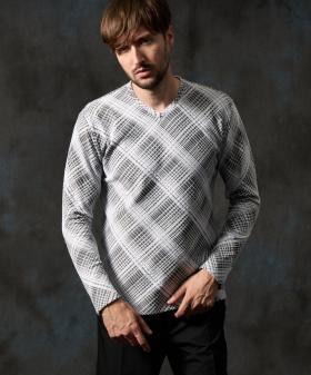 ブリスターチェックＶネックプルオーバー