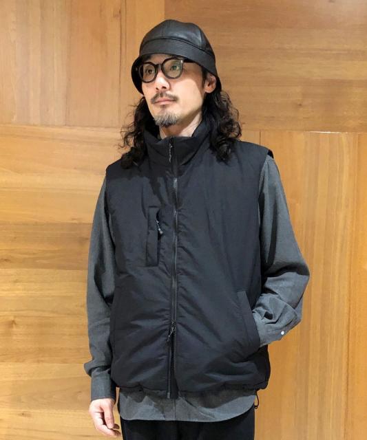 THERMOLITE（サーモライト）スタンドカラー中綿ベスト