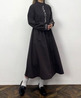 【TIME SALE】オリエンタル刺繍ワンピース