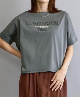 エンボスデザインTシャツ
